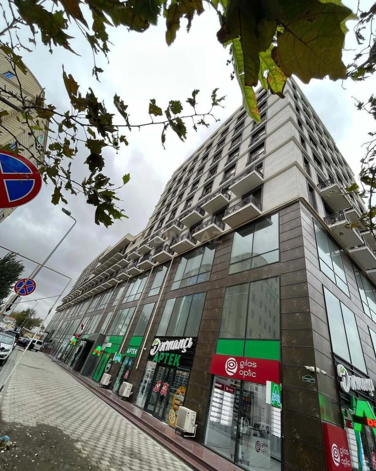 Satılır 2 otaqlı mənzil 92 m²