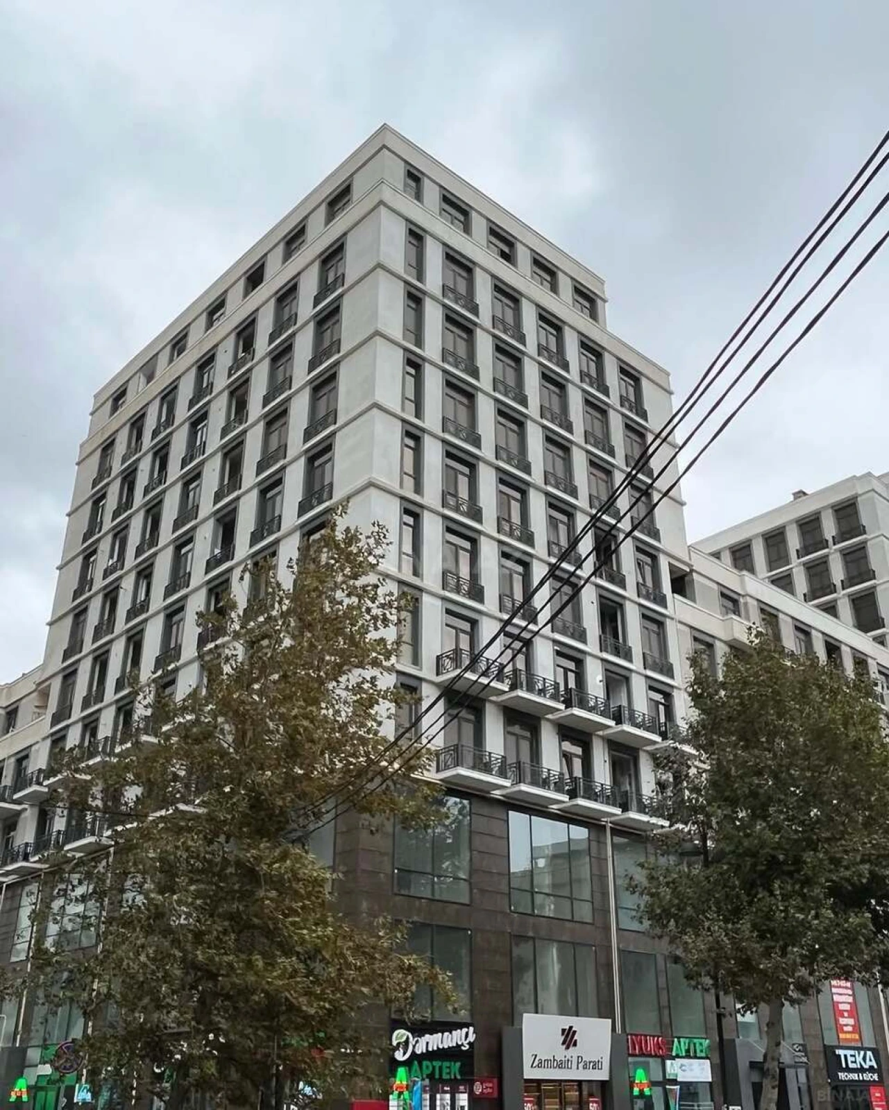 Satılır 2 otaqlı mənzil 92 m²