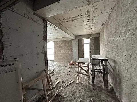 Satılır 3 otaqlı mənzil 143 m²