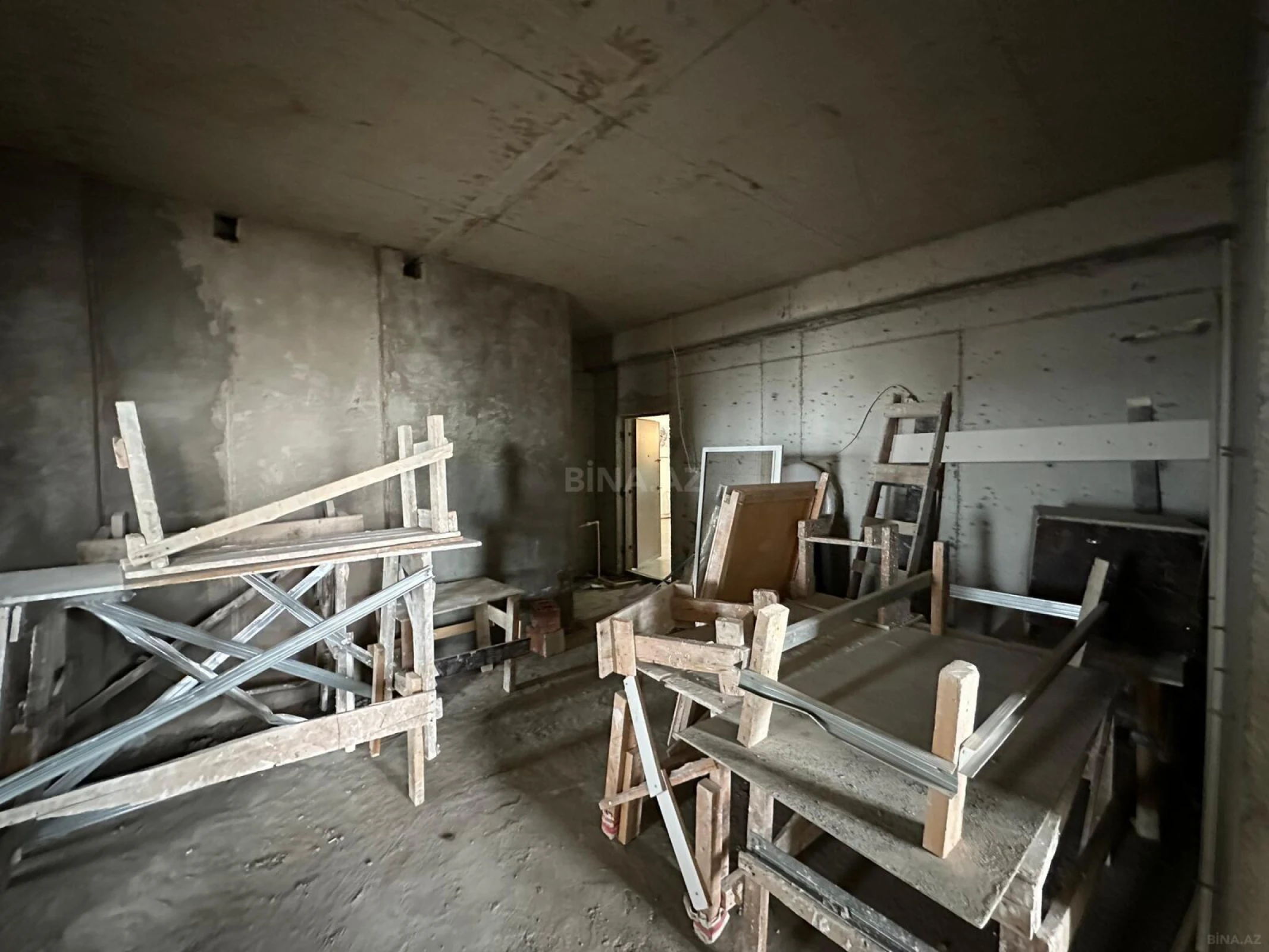 Satılır 3 otaqlı mənzil 143 m²