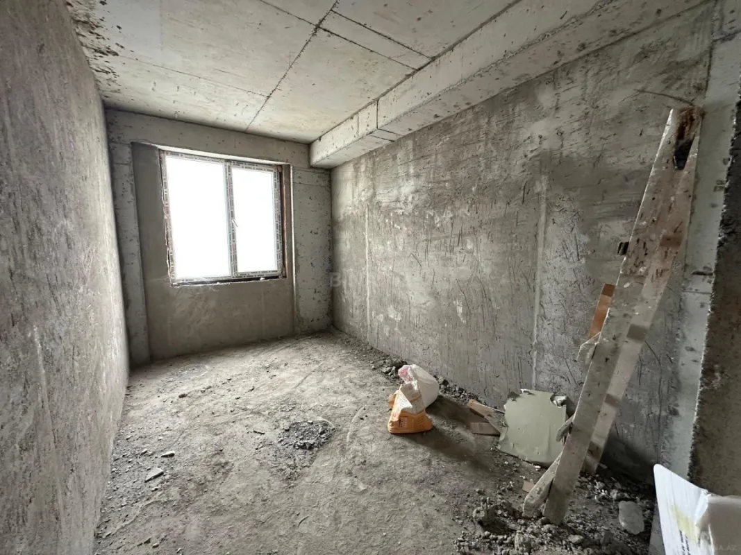 Satılır 3 otaqlı mənzil 143 m²