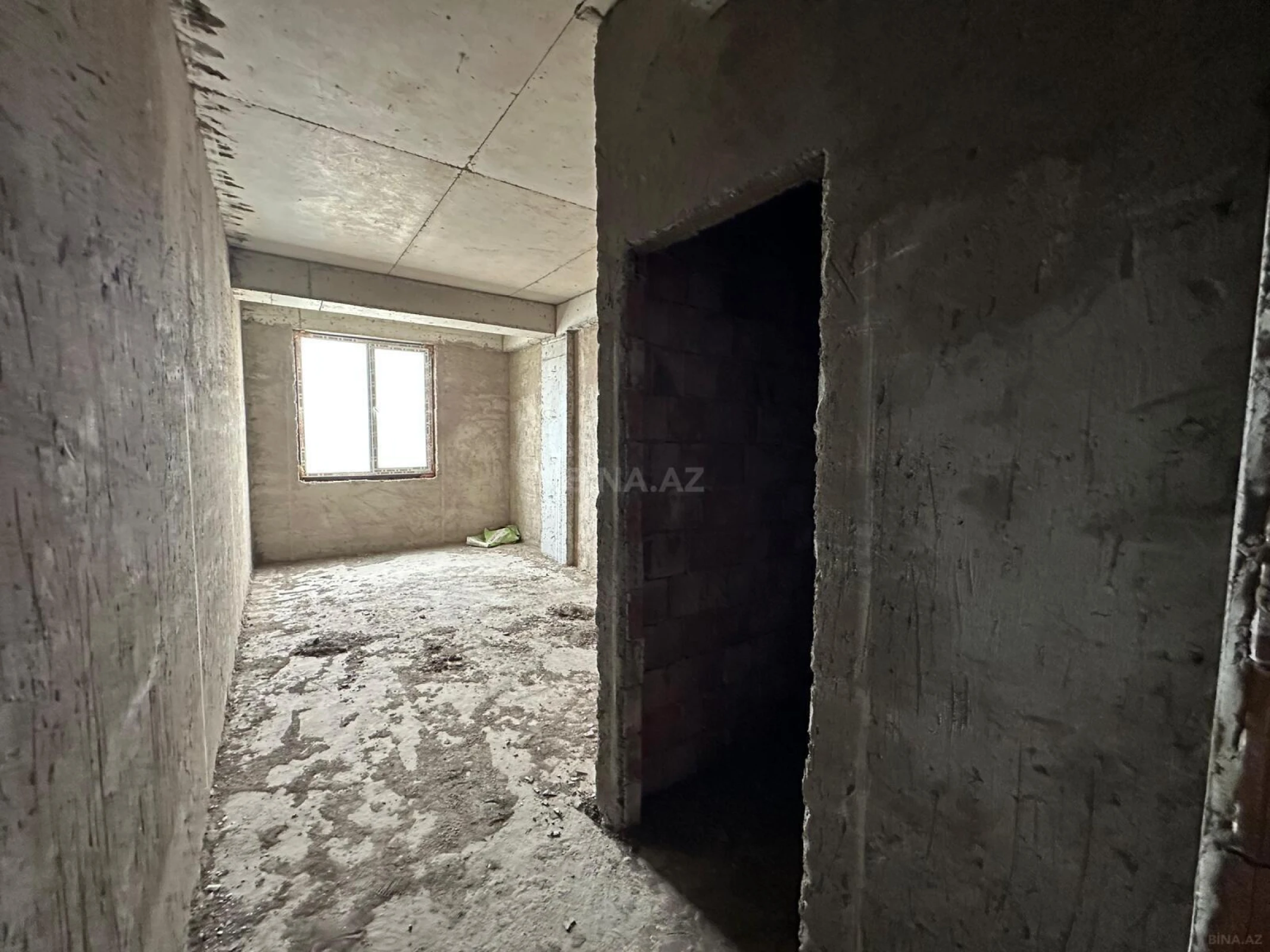 Satılır 3 otaqlı mənzil 143 m²