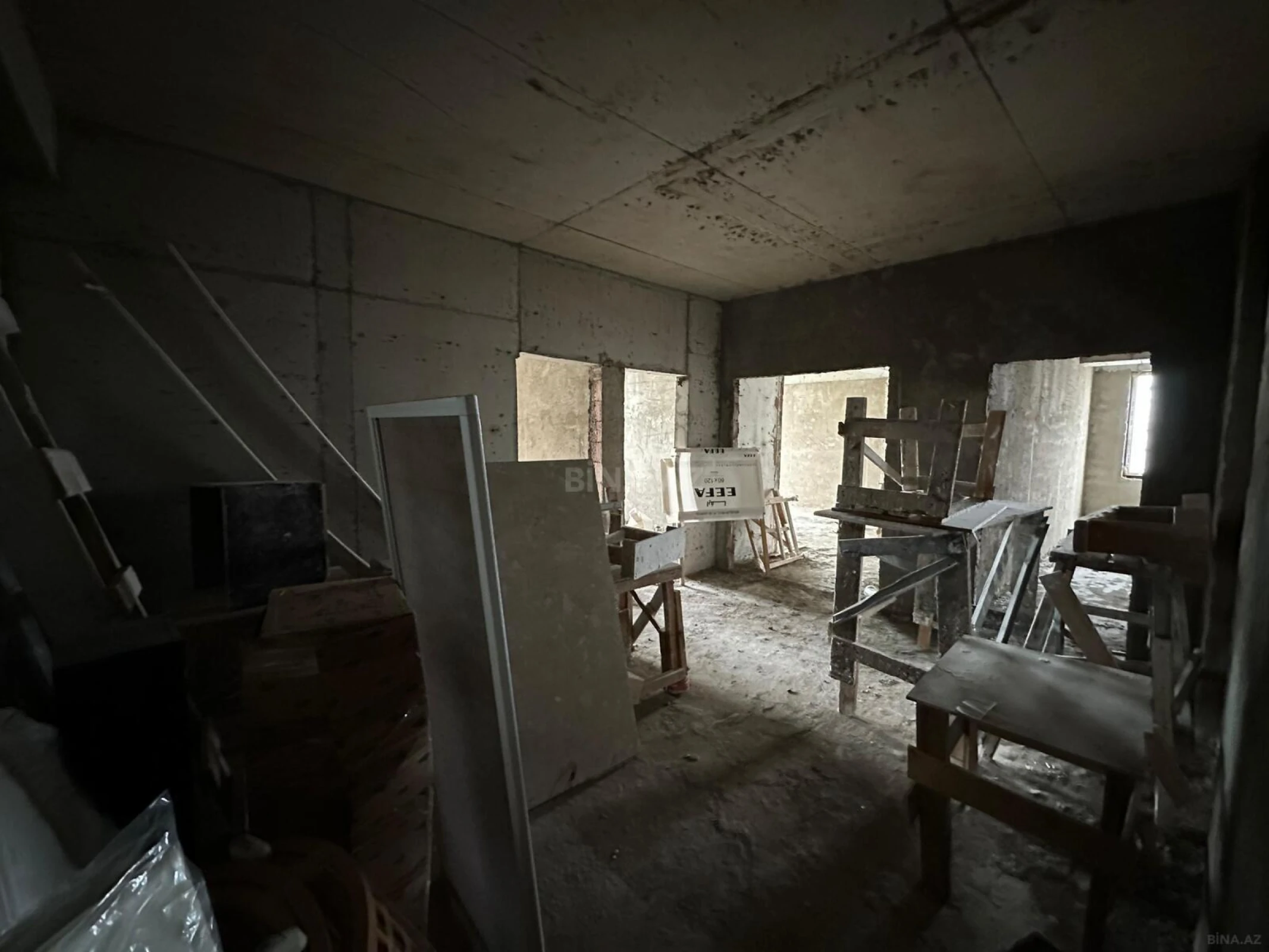 Satılır 3 otaqlı mənzil 143 m²