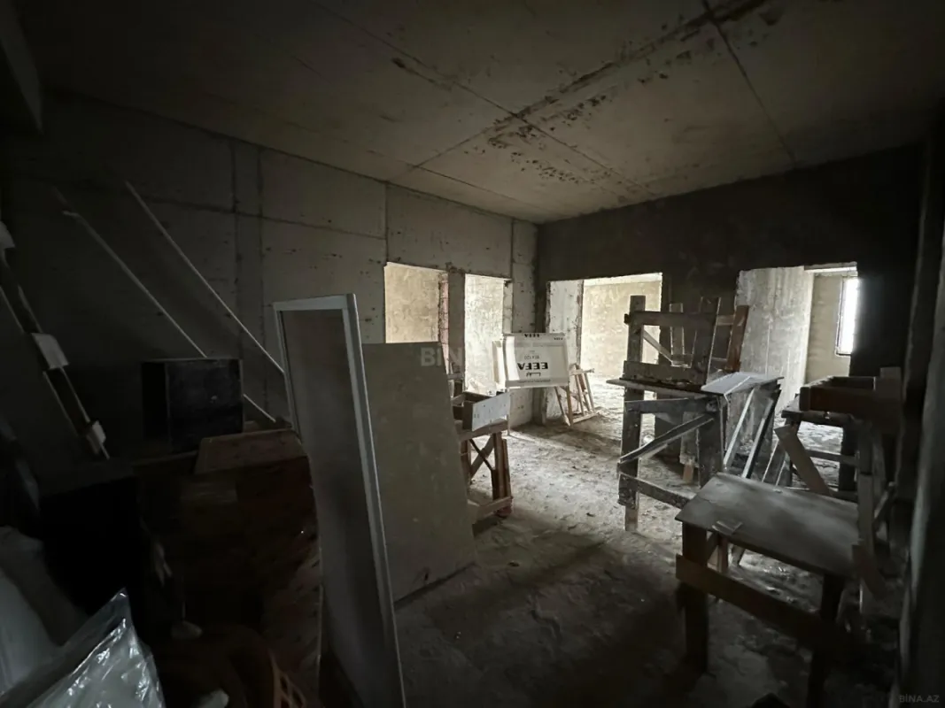 Satılır 3 otaqlı mənzil 143 m²