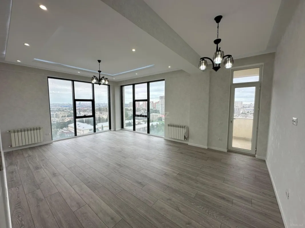 Satılır 4 otaqlı mənzil 181 m²