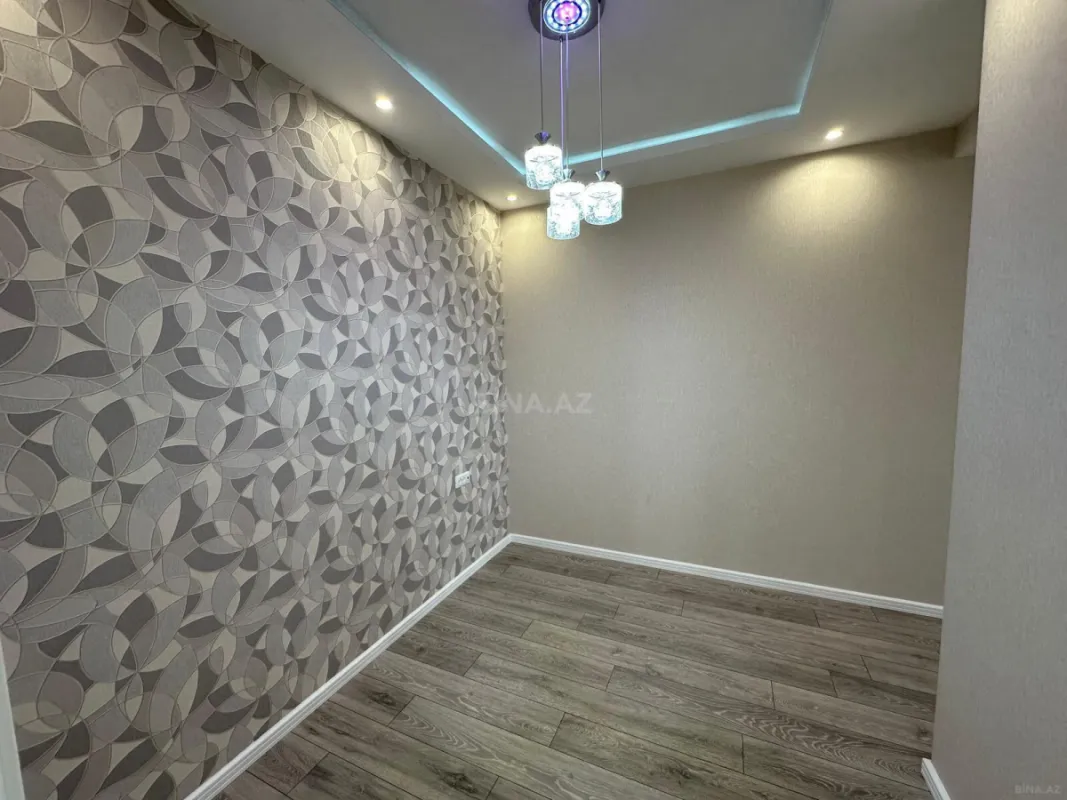 Satılır 4 otaqlı mənzil 181 m²