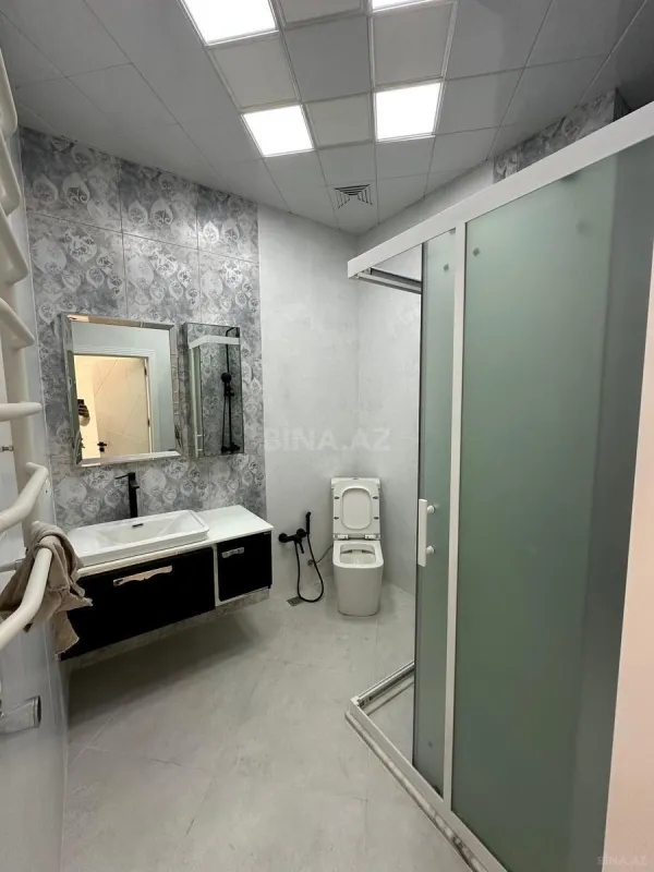 Satılır 4 otaqlı mənzil 181 m²