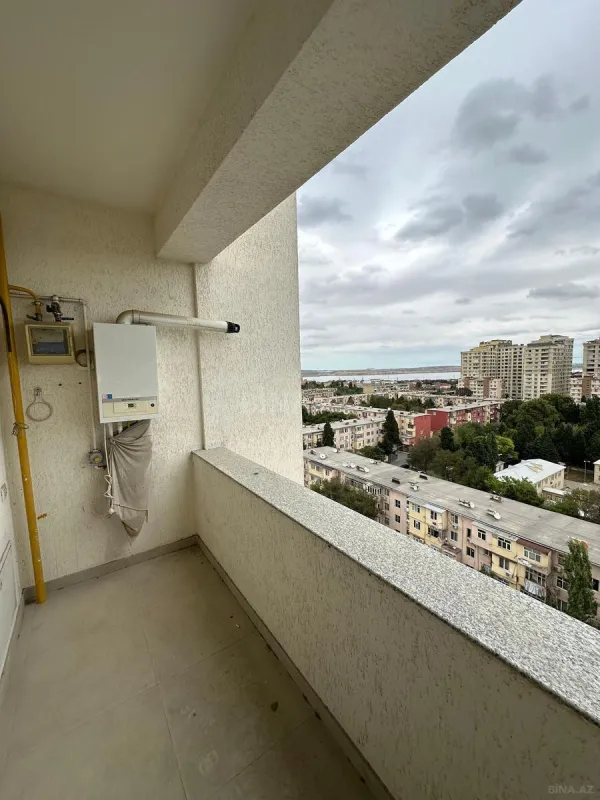 Satılır 4 otaqlı mənzil 181 m²