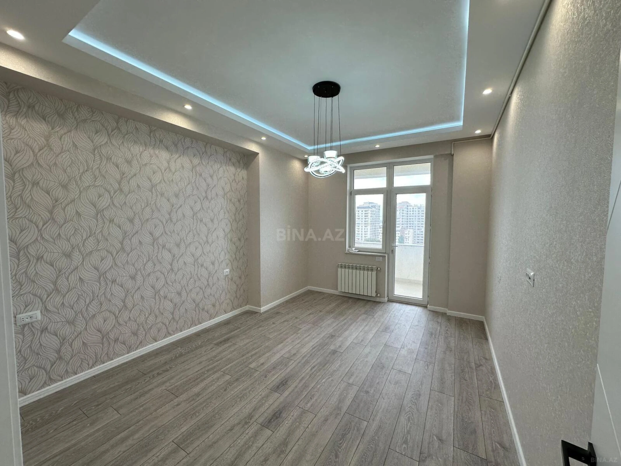 Satılır 4 otaqlı mənzil 181 m²
