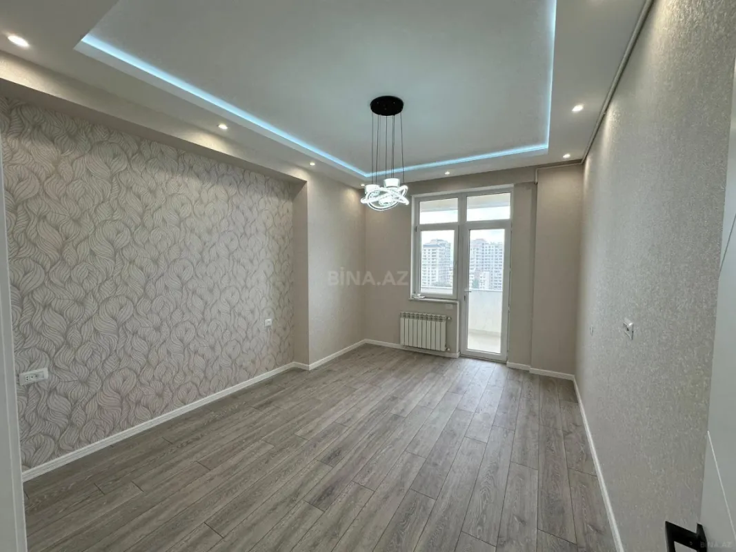Satılır 4 otaqlı mənzil 181 m²