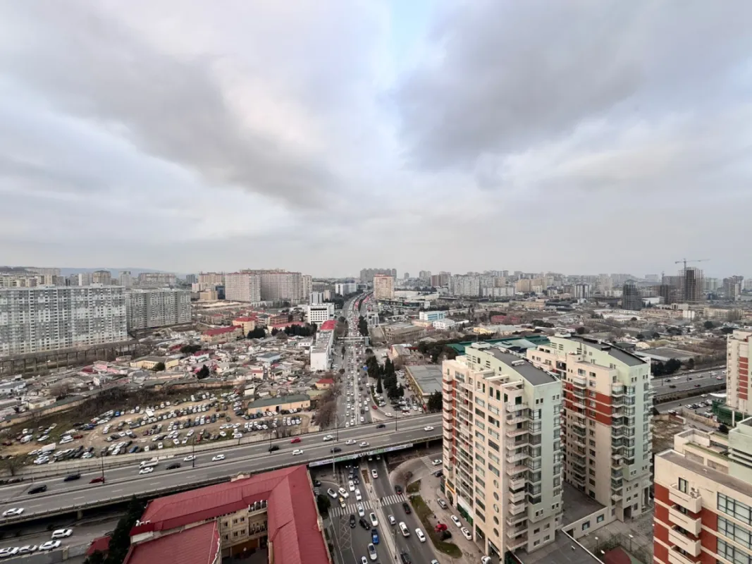 Satılır 3 otaqlı mənzil 148 m²