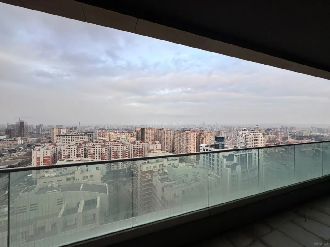 Satılır 3 otaqlı mənzil 148 m²