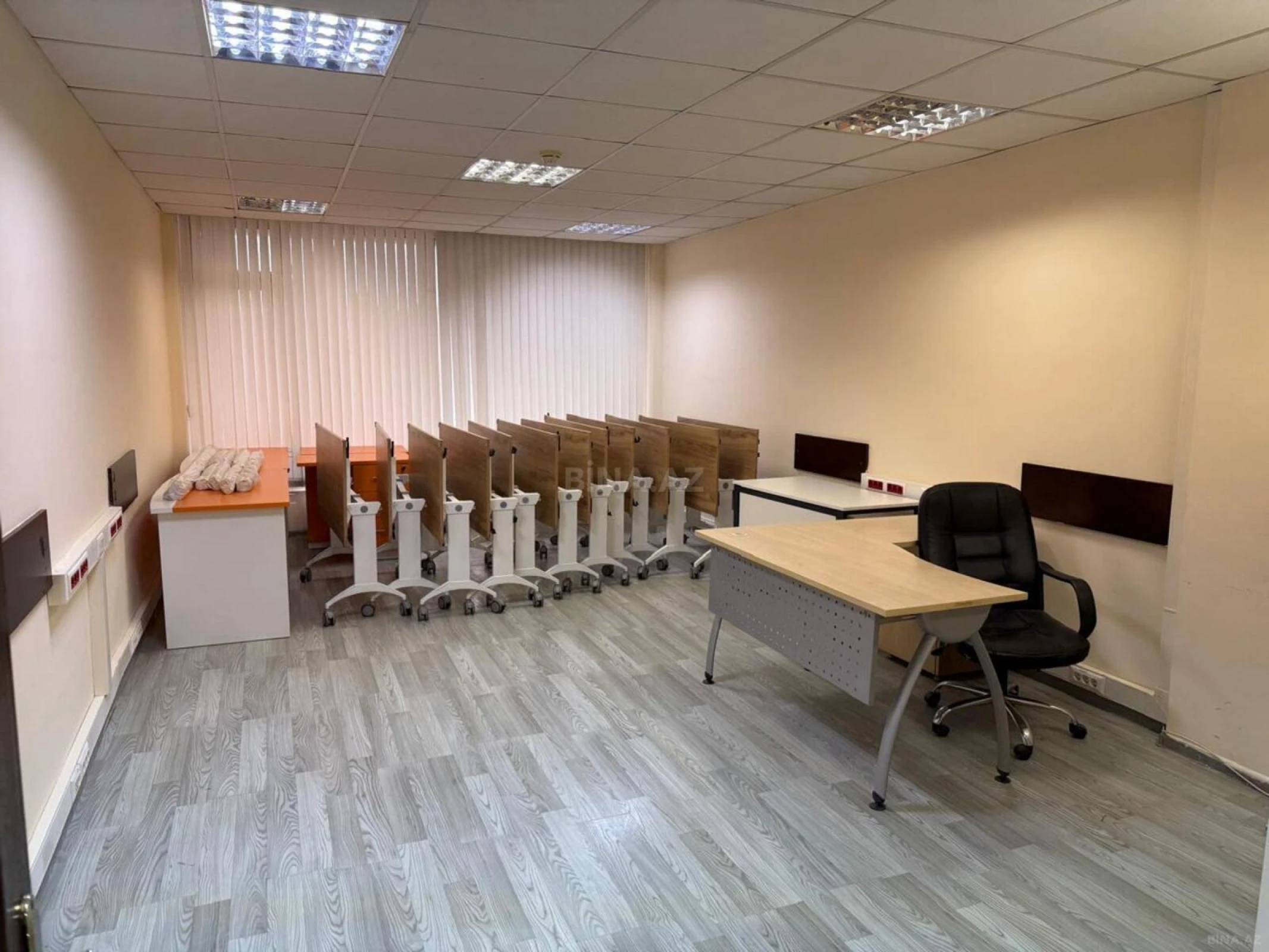 Satılır 16 otaqlı ofis 564.3 m²