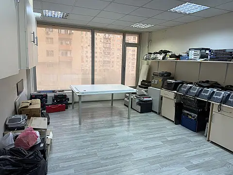 Satılır 16 otaqlı ofis 564.3 m²