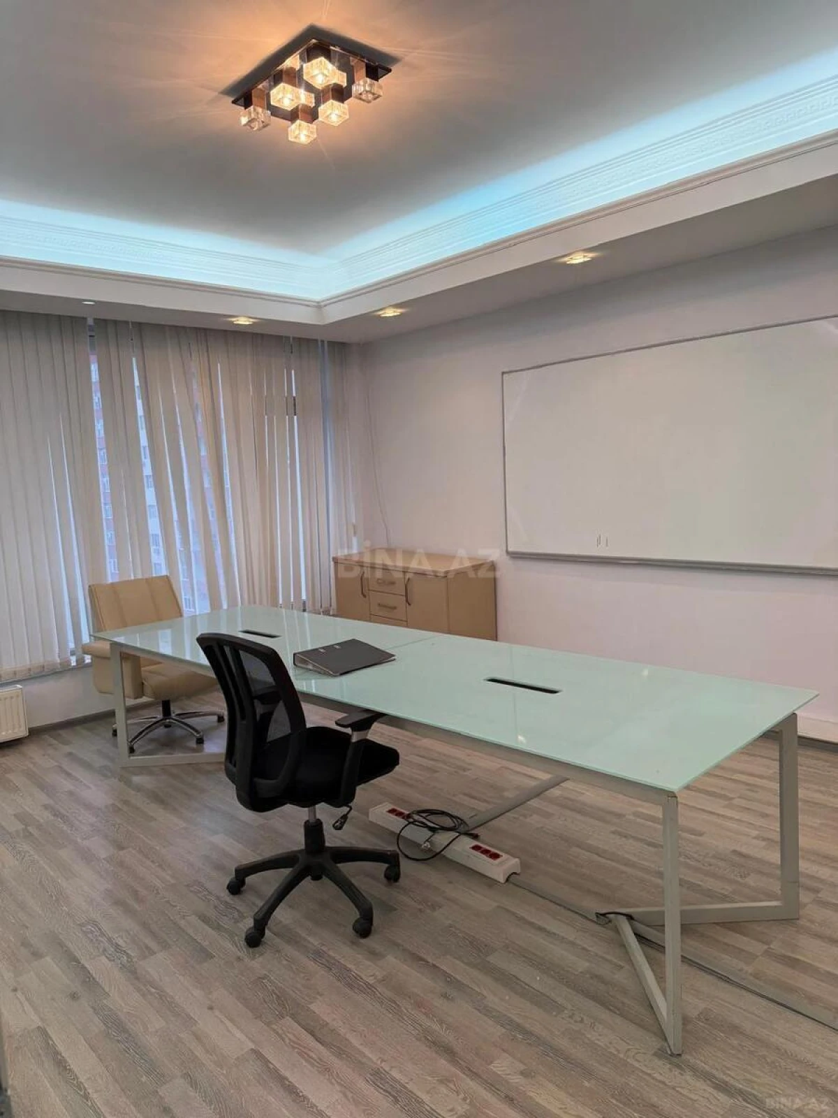 Satılır 16 otaqlı ofis 564.3 m²