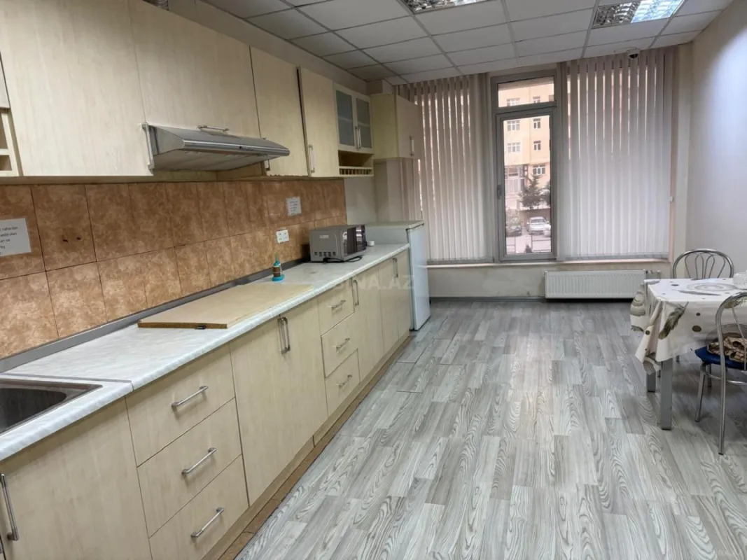 Satılır 16 otaqlı ofis 564.3 m²
