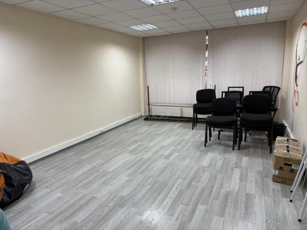 Satılır 16 otaqlı ofis 564.3 m²