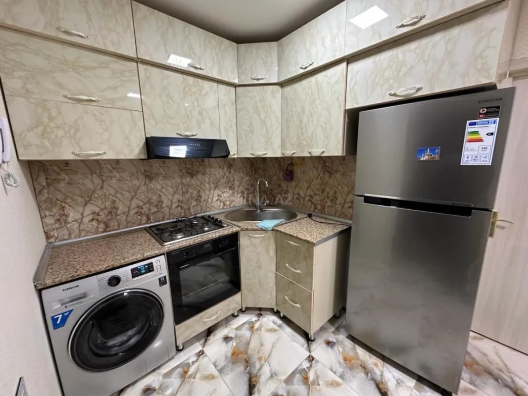 Satılır 2 otaqlı mənzil 70 m²