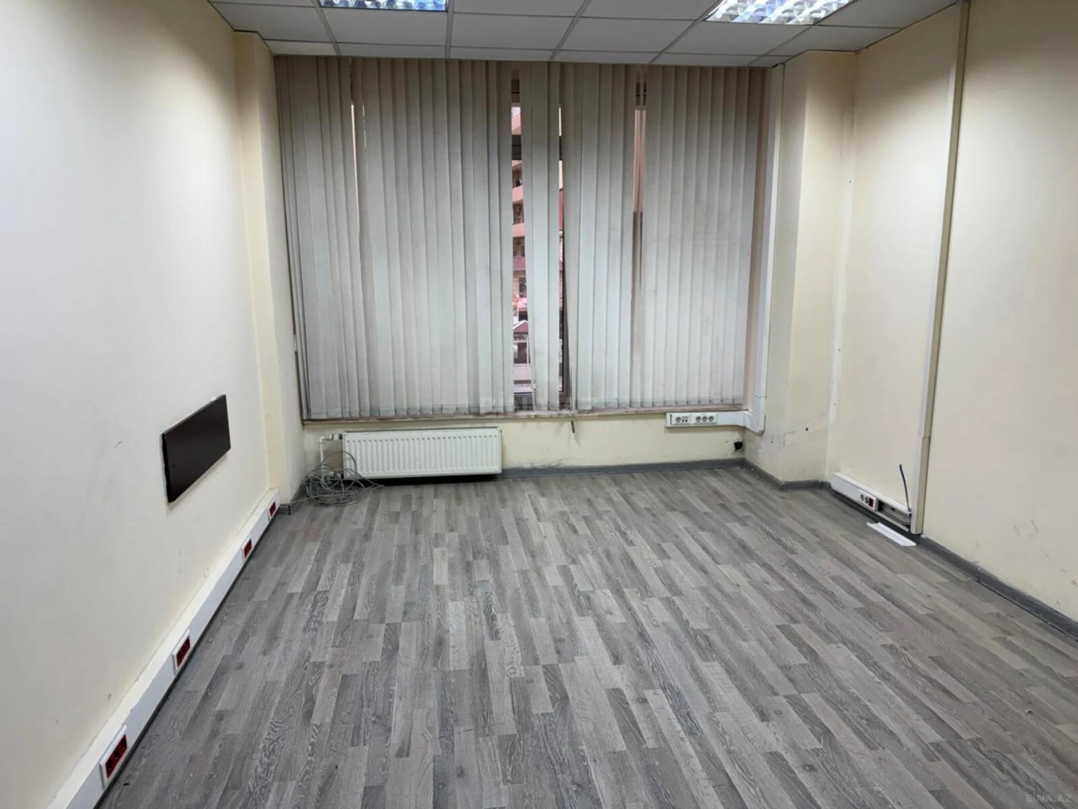 Kirayə verilir 16 otaqlı ofis 564.3 m²