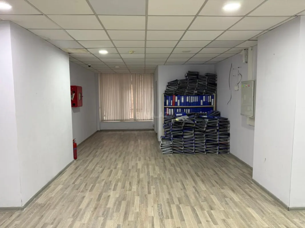 Kirayə verilir 16 otaqlı ofis 564.3 m²