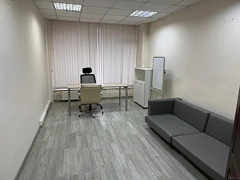 Kirayə verilir 16 otaqlı ofis 564.3 m²