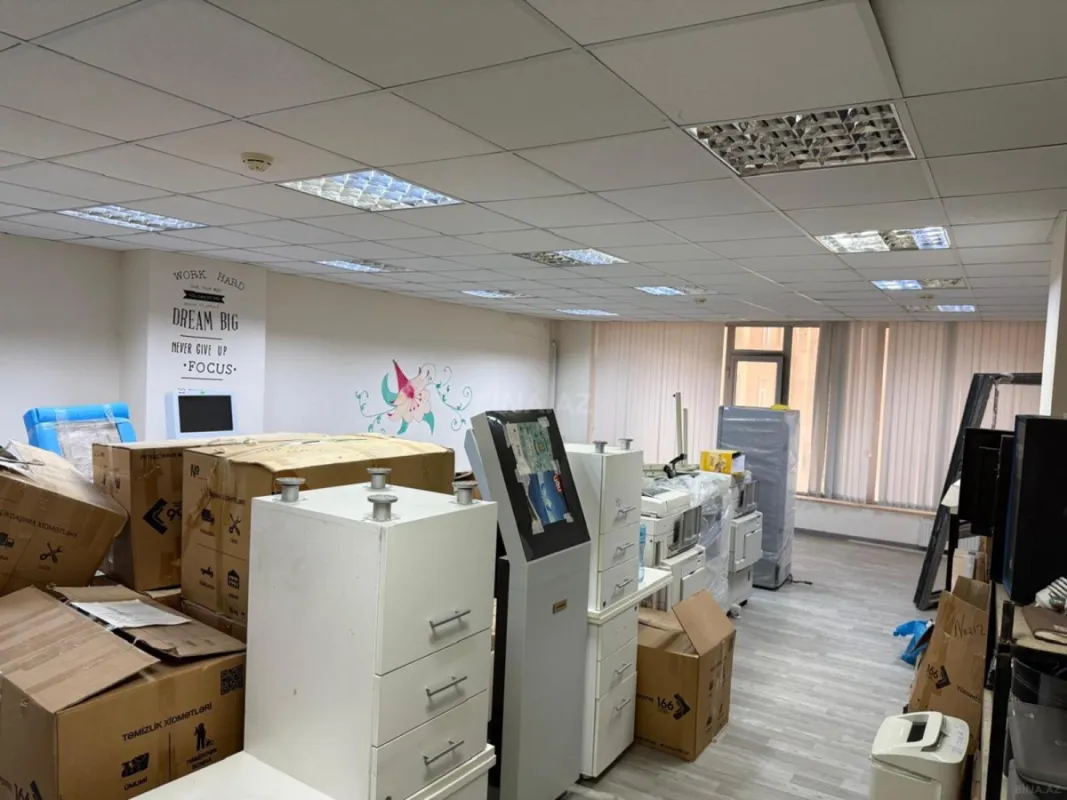 Kirayə verilir 16 otaqlı ofis 564.3 m²