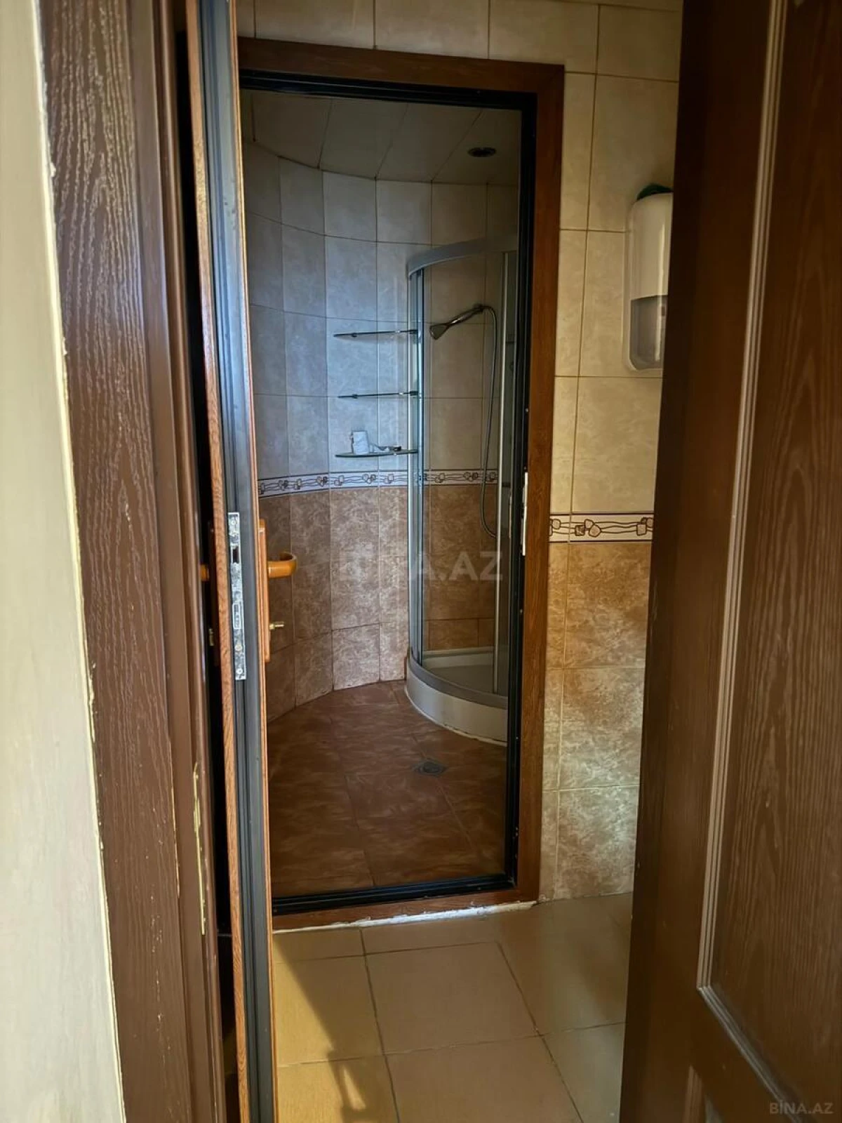 Kirayə verilir 16 otaqlı ofis 564.3 m²