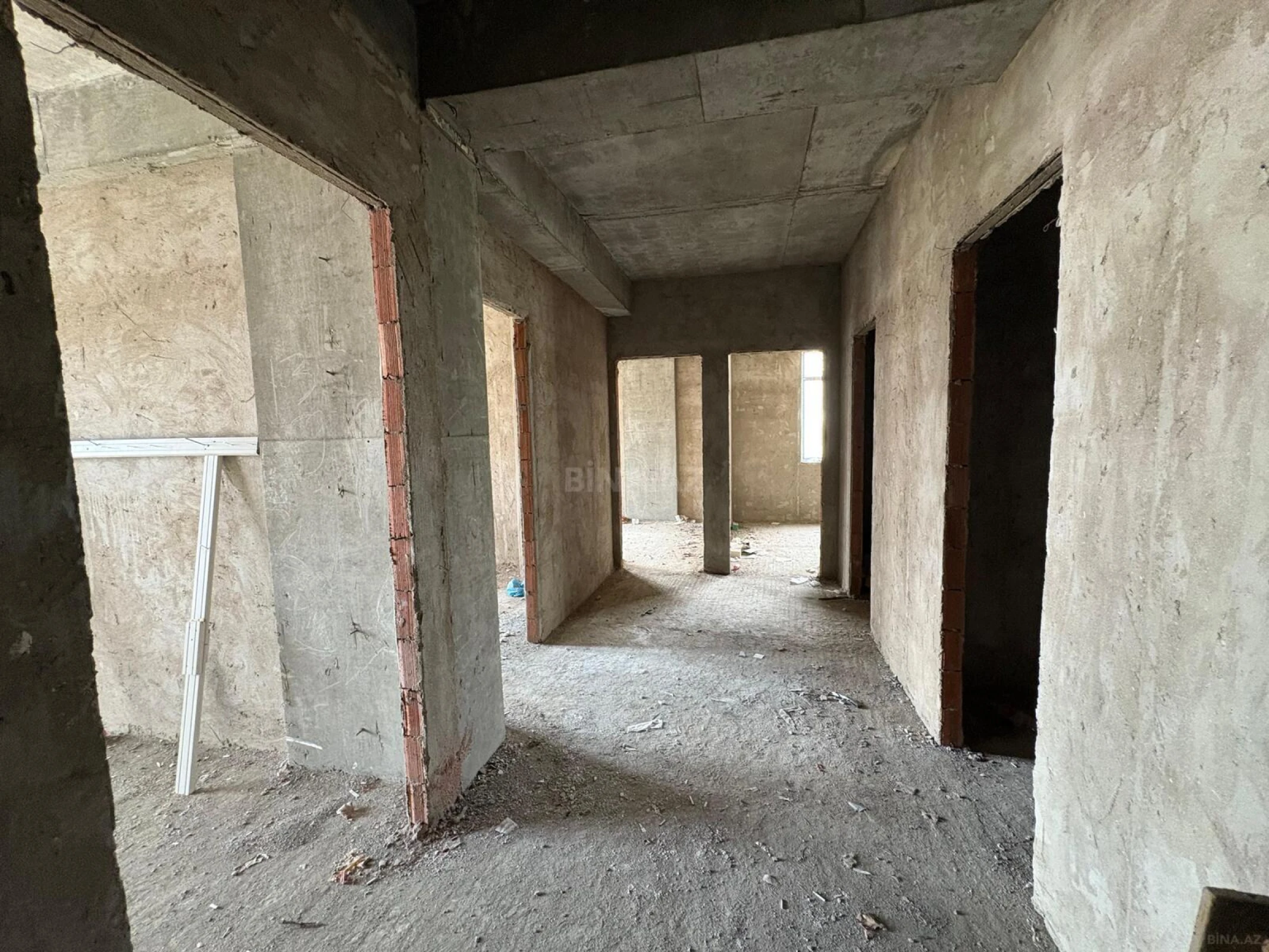 Satılır 3 otaqlı mənzil 112 m²