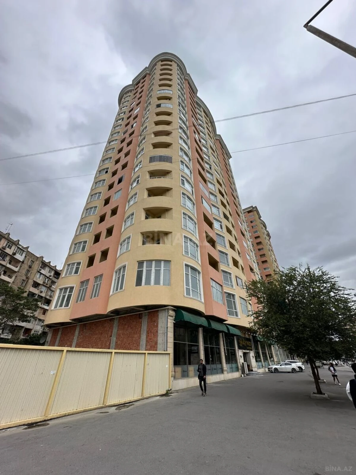 Satılır 3 otaqlı mənzil 112 m²