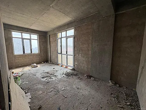 Satılır 3 otaqlı mənzil 112 m²