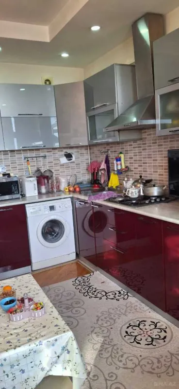 Satılır 2 otaqlı mənzil 103 m²