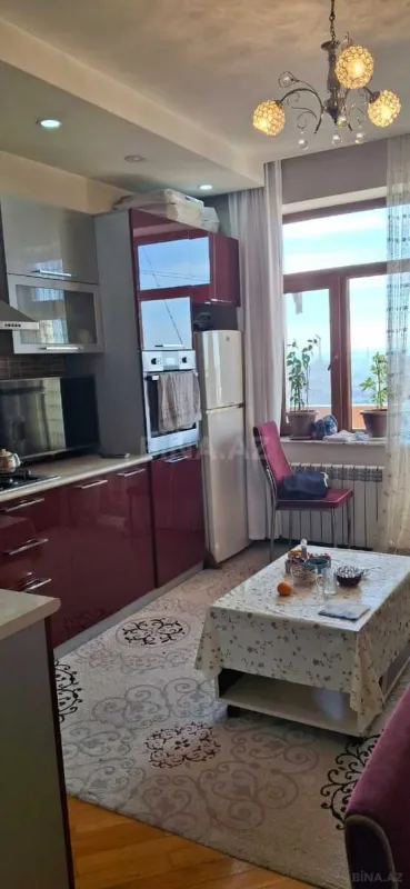 Satılır 2 otaqlı mənzil 103 m²