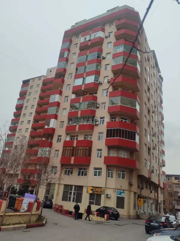 Satılır 2 otaqlı mənzil 103 m²