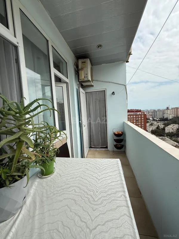 Satılır 2 otaqlı mənzil 72 m²