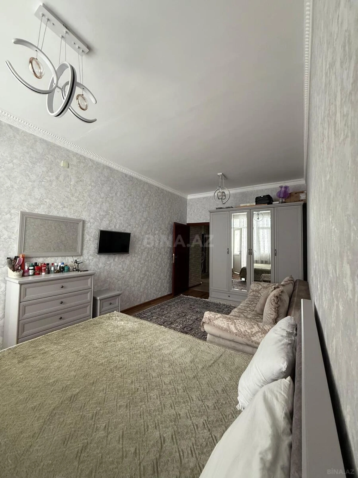 Satılır 2 otaqlı mənzil 72 m²