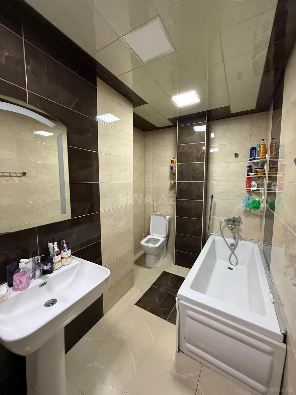 Satılır 2 otaqlı mənzil 72 m²