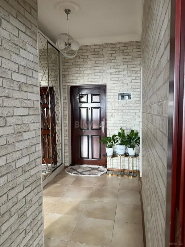 Satılır 2 otaqlı mənzil 72 m²