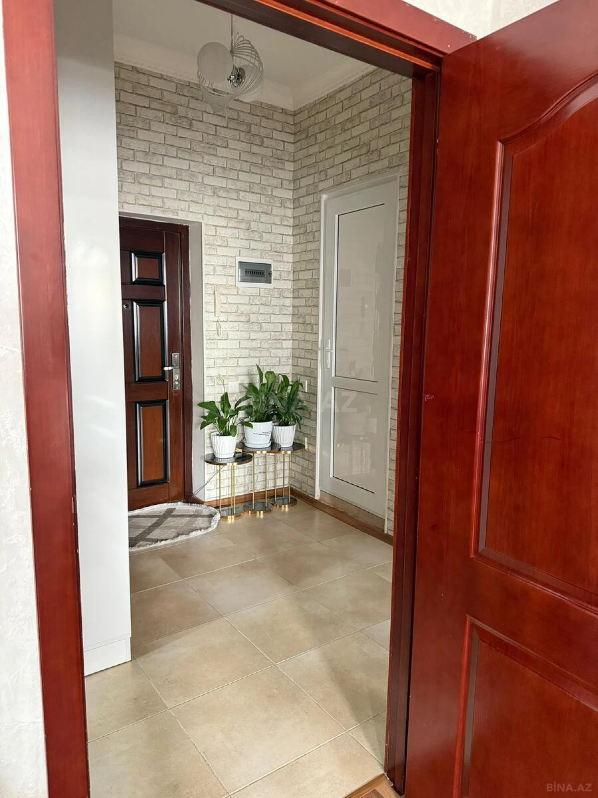 Satılır 2 otaqlı mənzil 72 m²