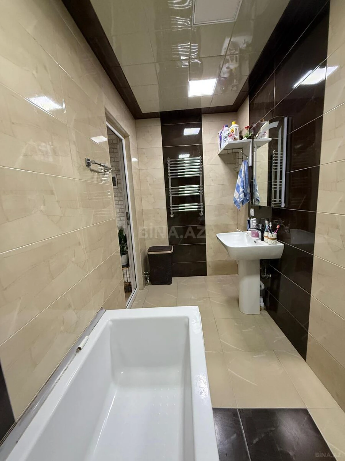 Satılır 2 otaqlı mənzil 72 m²