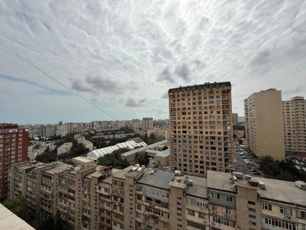 Satılır 2 otaqlı mənzil 72 m²