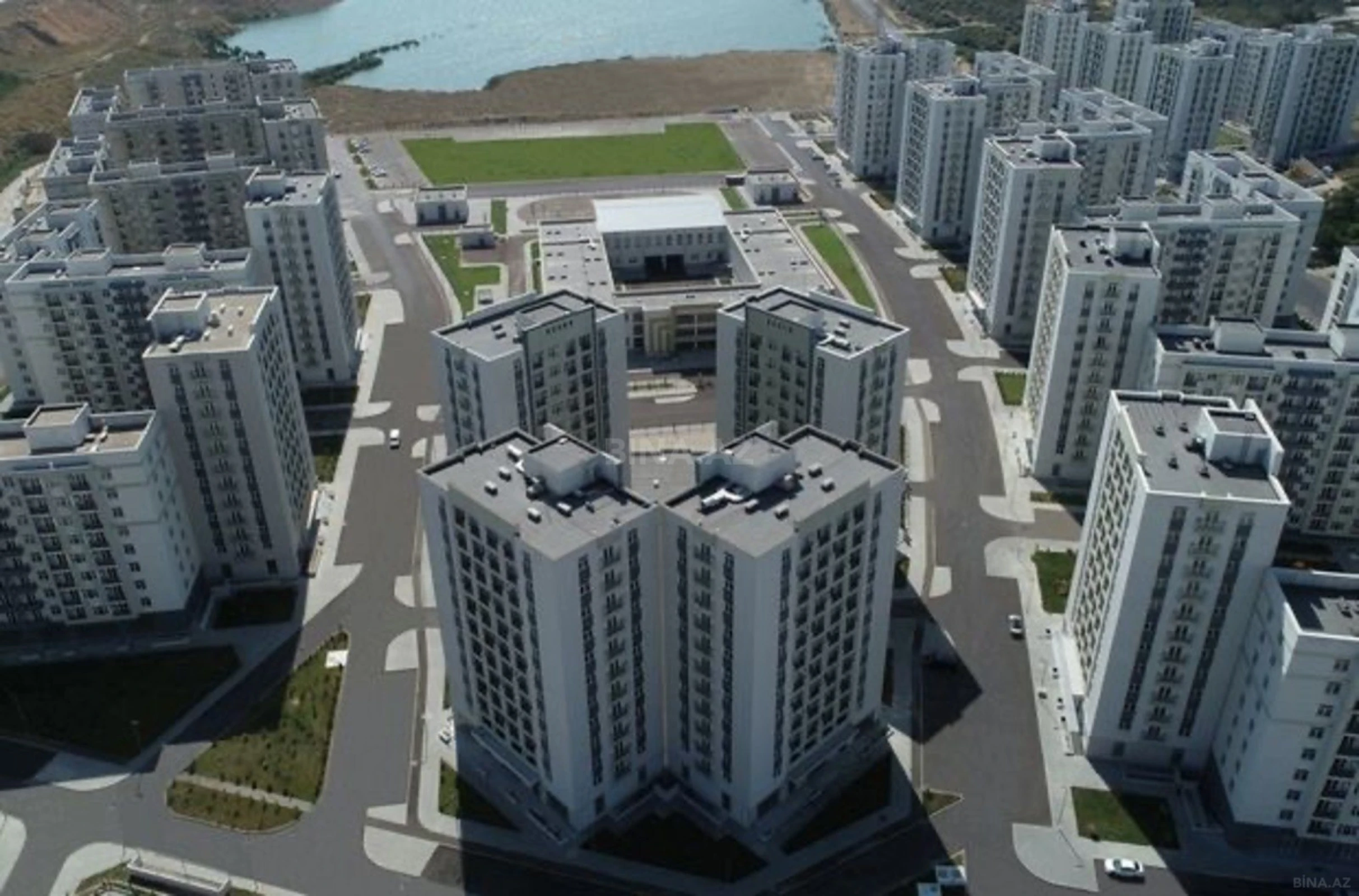 Satılır 4 otaqlı mənzil 110 m²