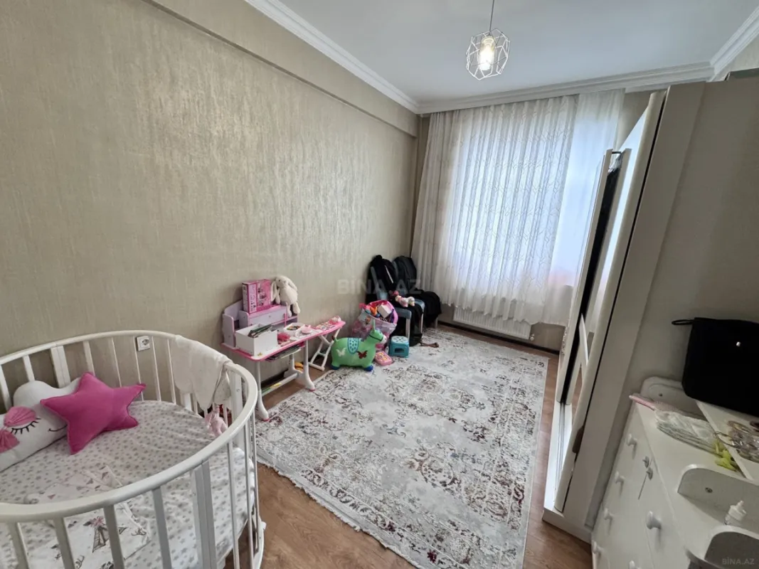 Satılır 4 otaqlı mənzil 110 m²