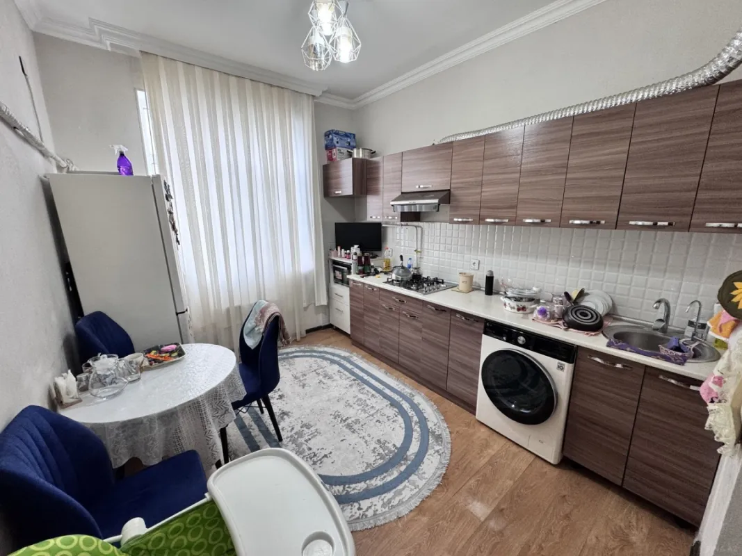 Satılır 4 otaqlı mənzil 110 m²
