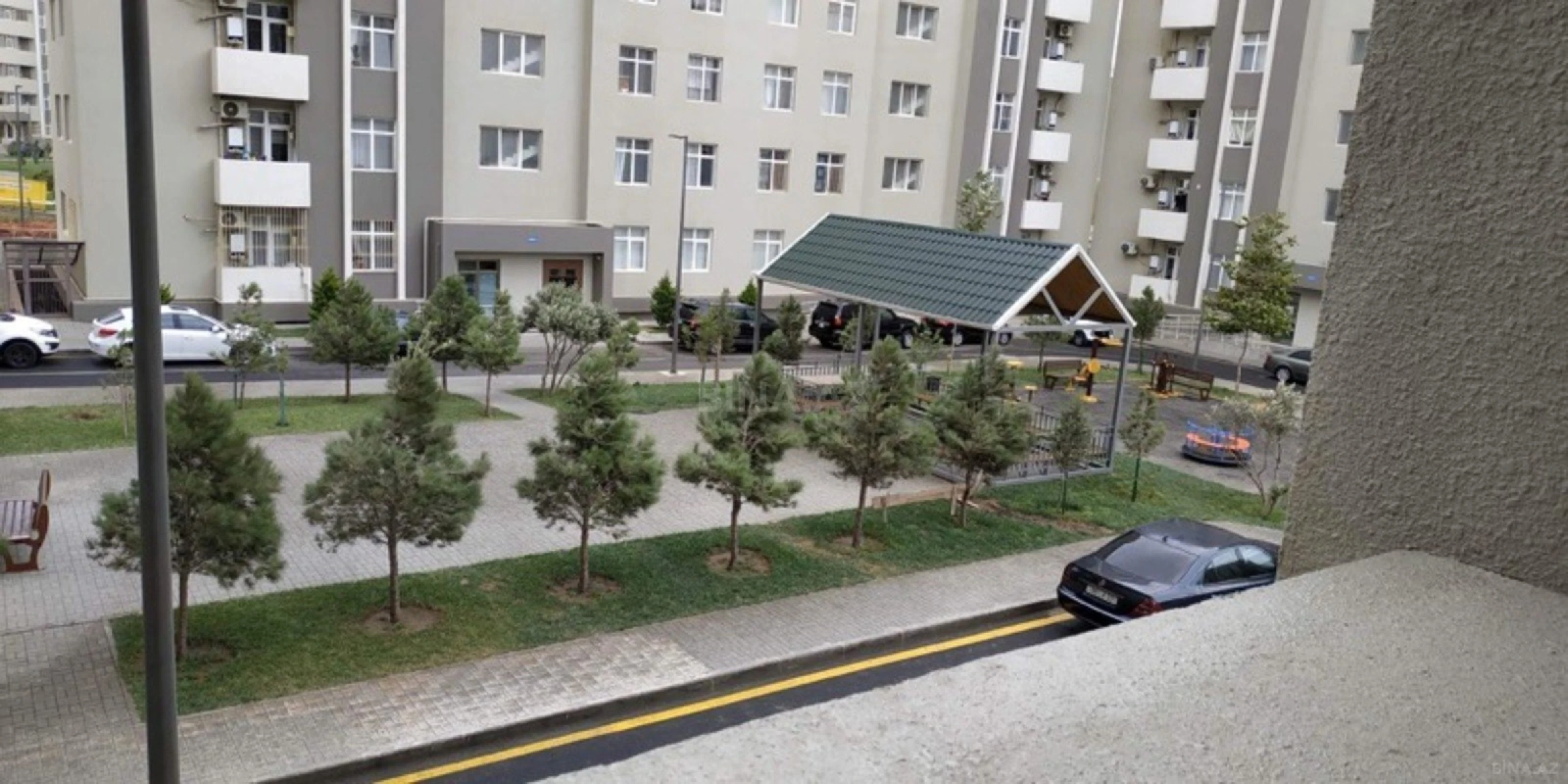 Satılır 4 otaqlı mənzil 110 m²