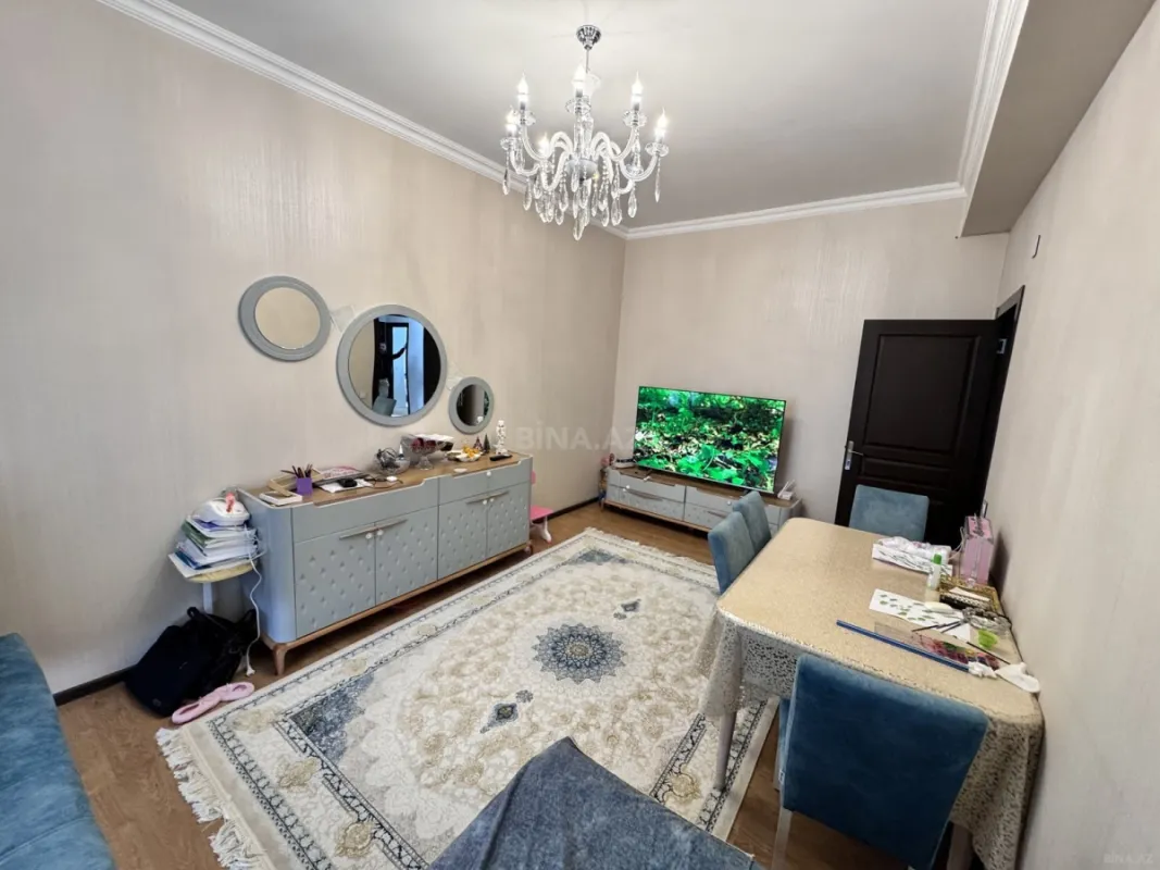 Satılır 4 otaqlı mənzil 110 m²