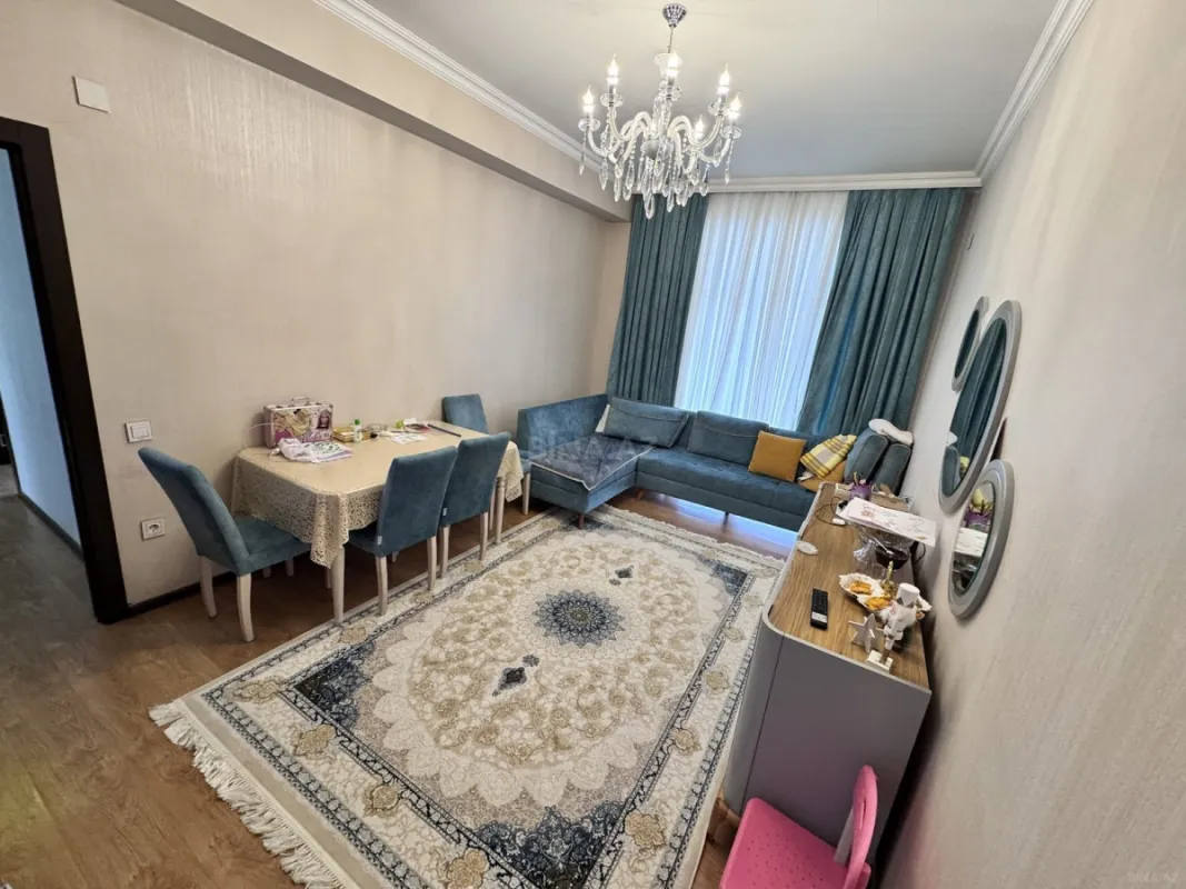 Satılır 4 otaqlı mənzil 110 m²