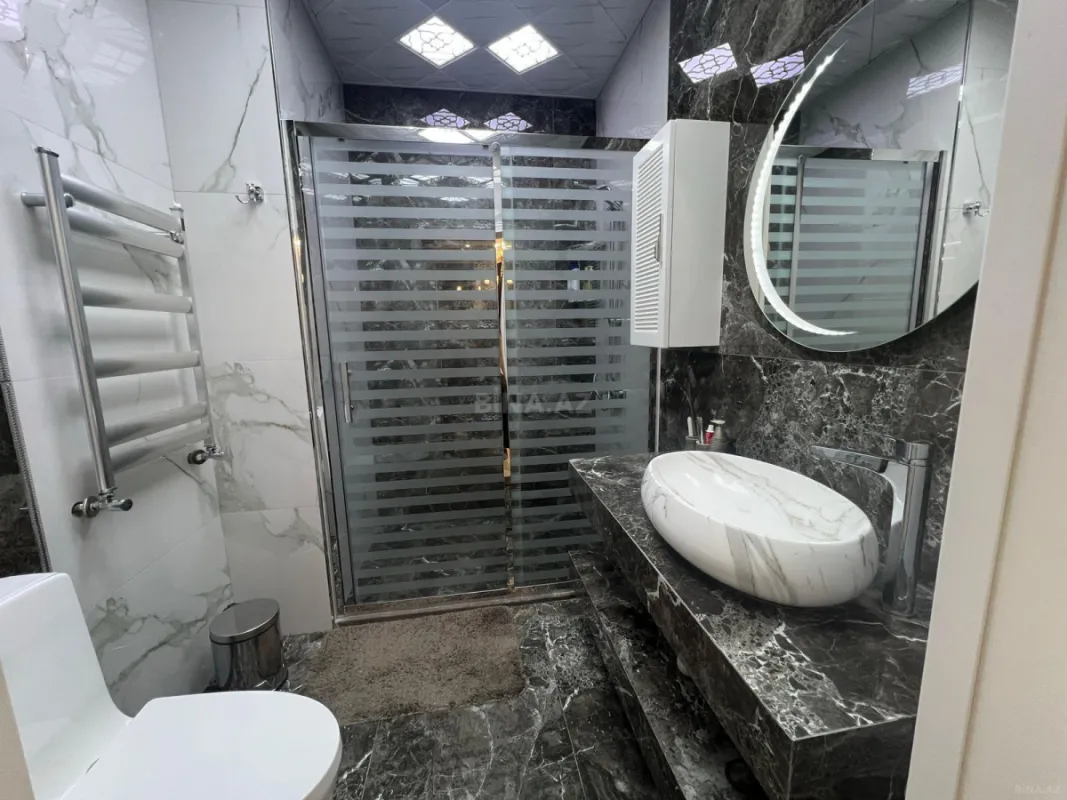 Kirayə verilir 4 otaqlı mənzil 200 m²