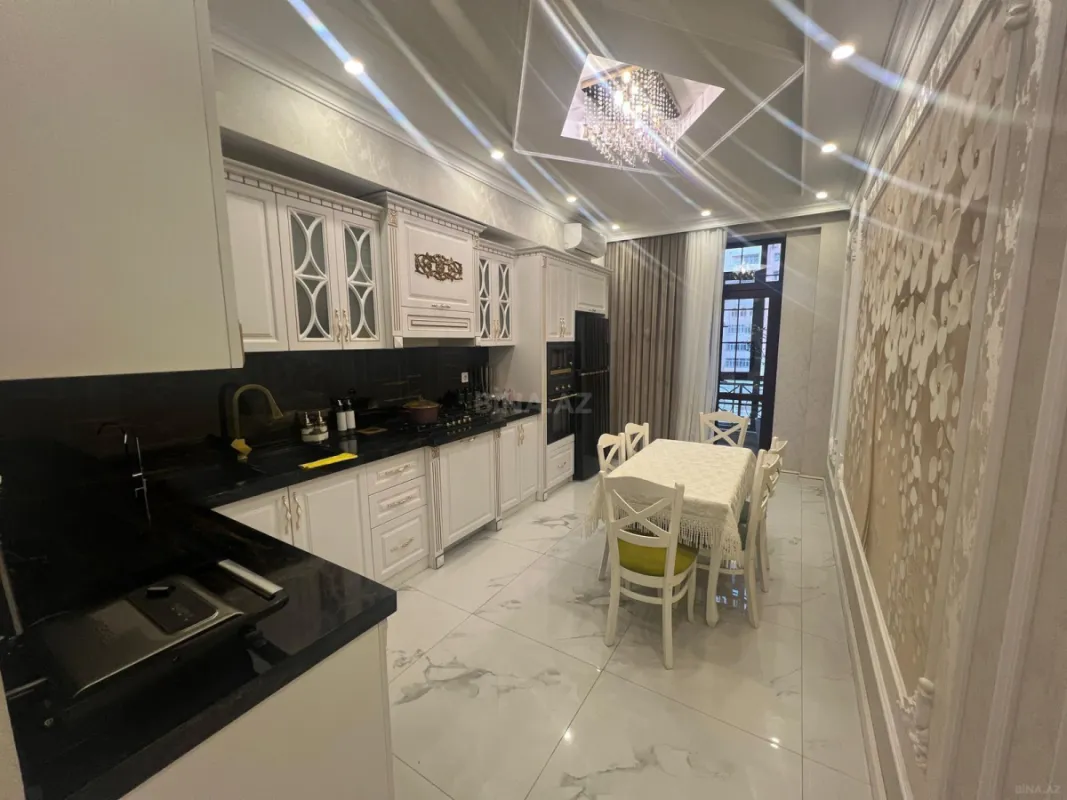 Kirayə verilir 4 otaqlı mənzil 200 m²