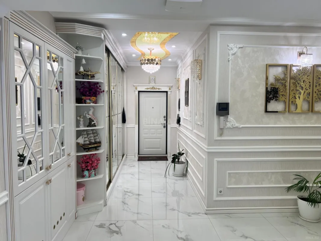 Kirayə verilir 4 otaqlı mənzil 200 m²