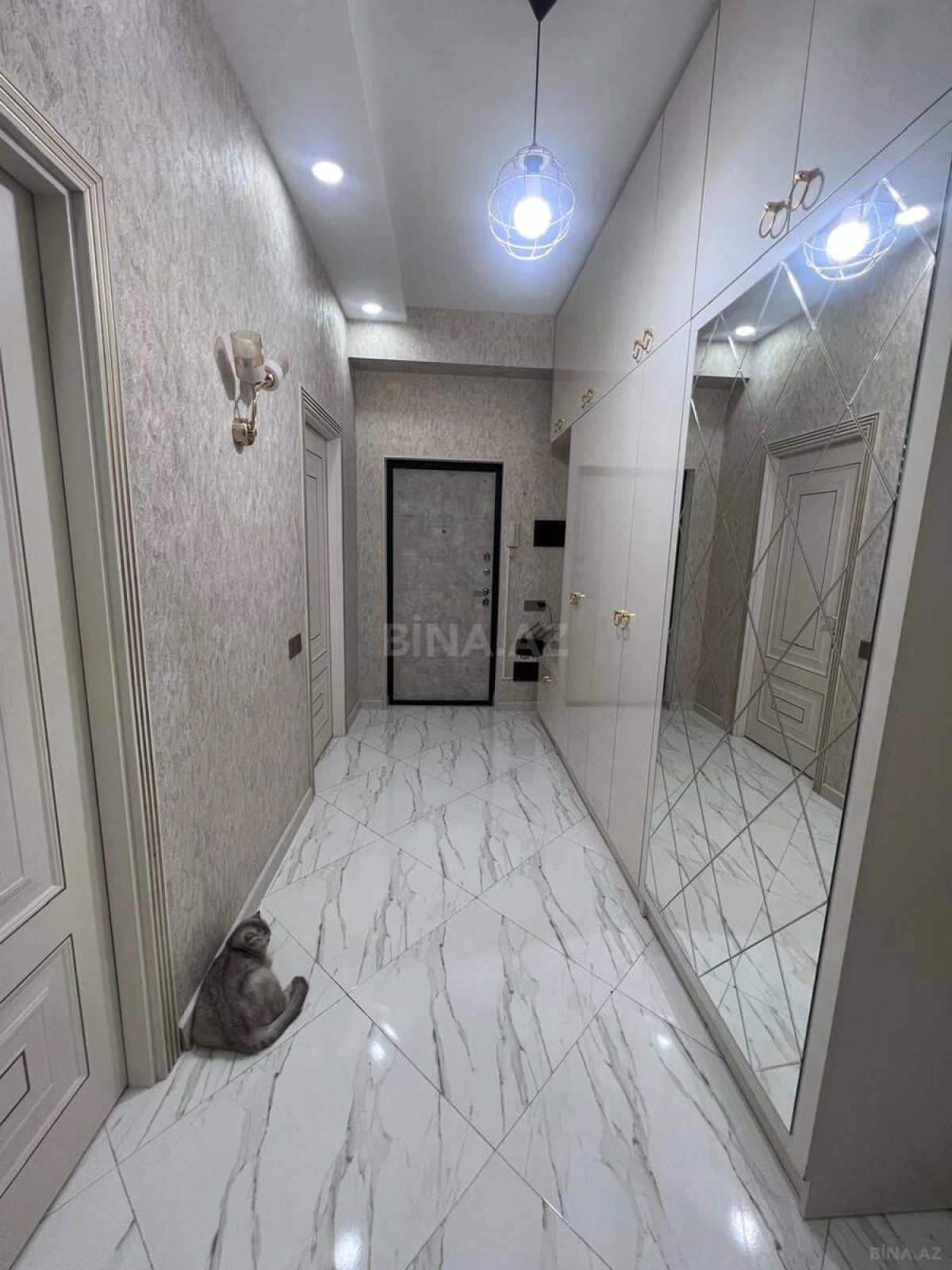 Satılır 2 otaqlı mənzil 78 m²